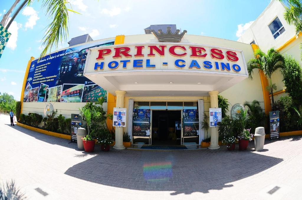 קורוזאל Princess Hotel & Casino Free Zone מראה חיצוני תמונה